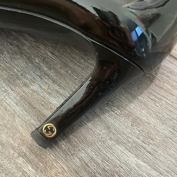 Gucci Black Patent Leather Pumps - Picture 6 of 16